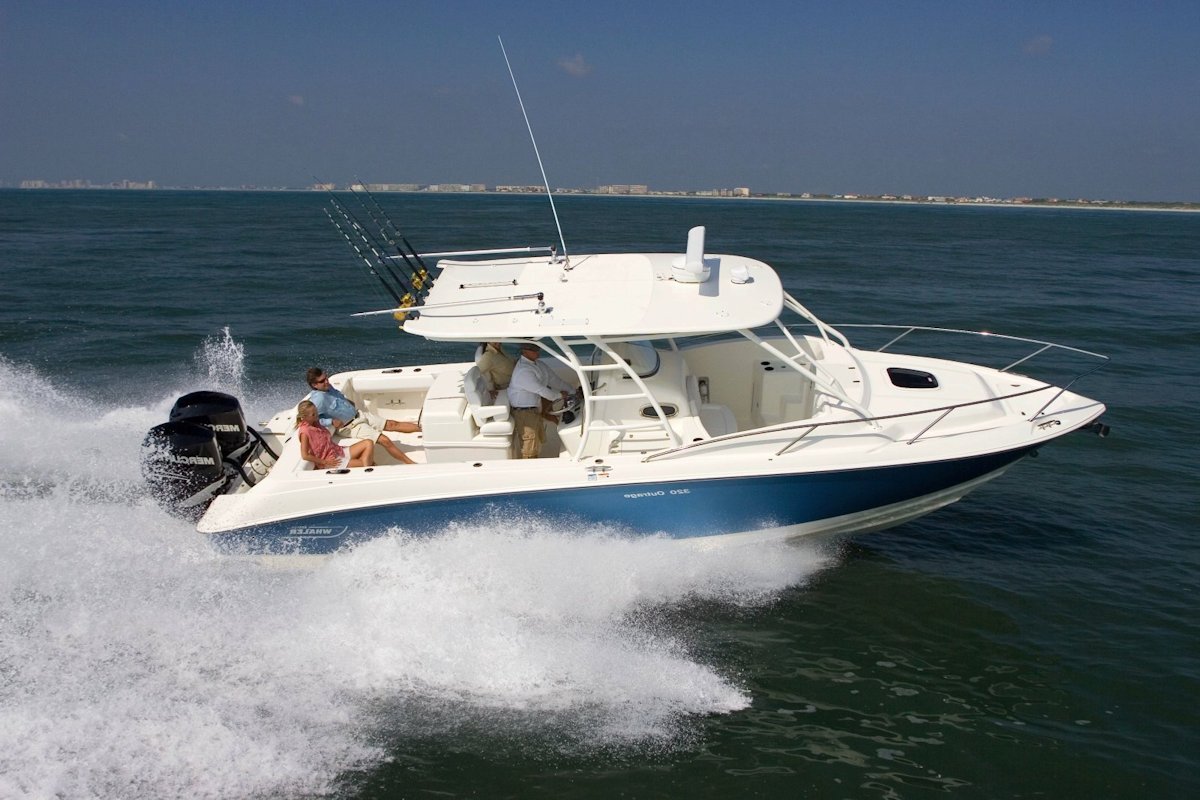 360 VR Virtual Tours of the Boston Whaler 320 Cuddy Outrage
