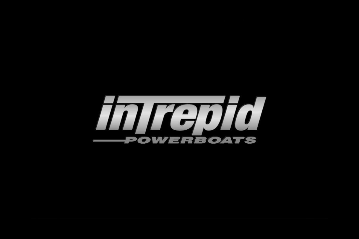 360 VR Virtual Tours of the Intrepid 400 Center Console