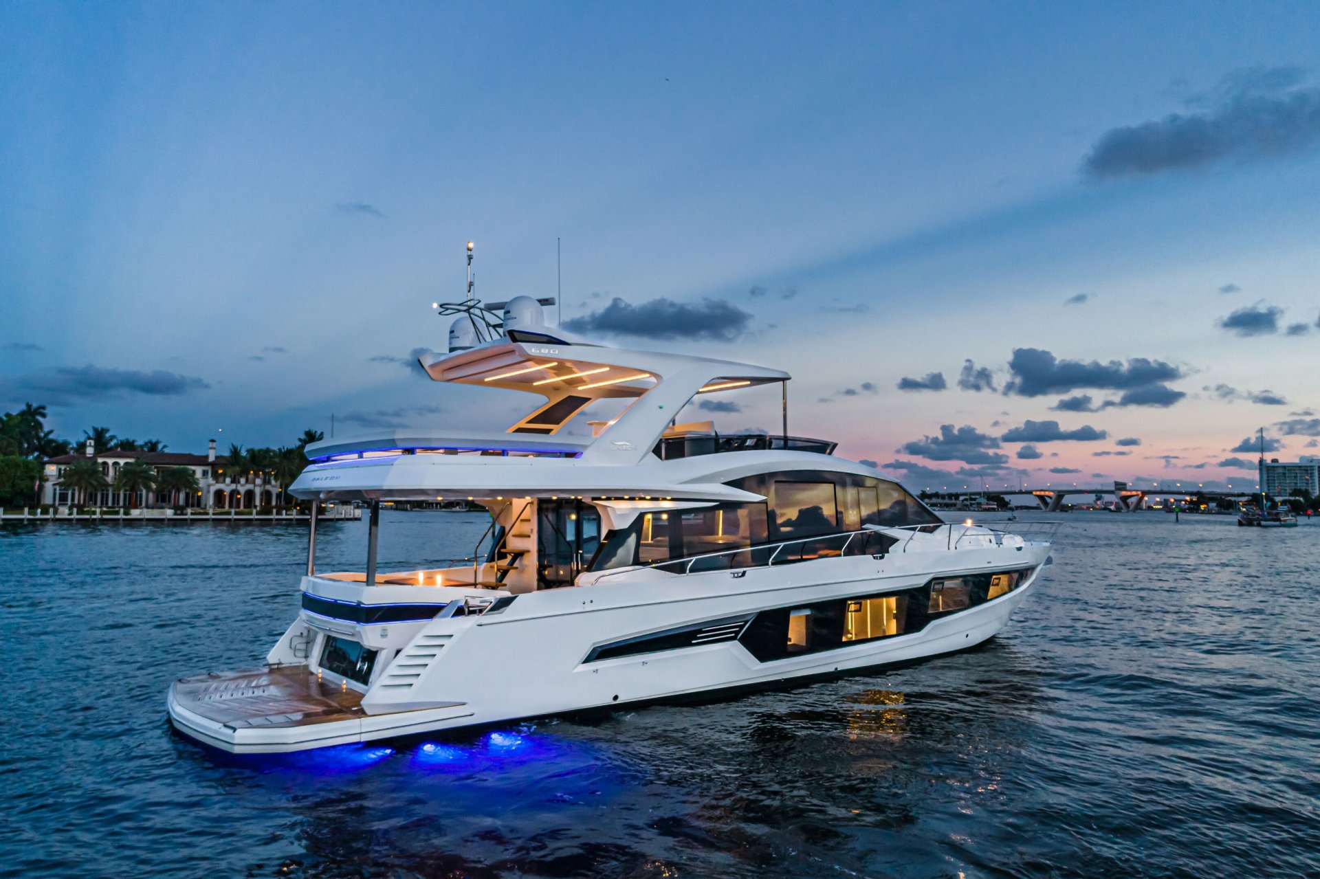 360 VR Virtual Tours of the Galeon 680 FLY